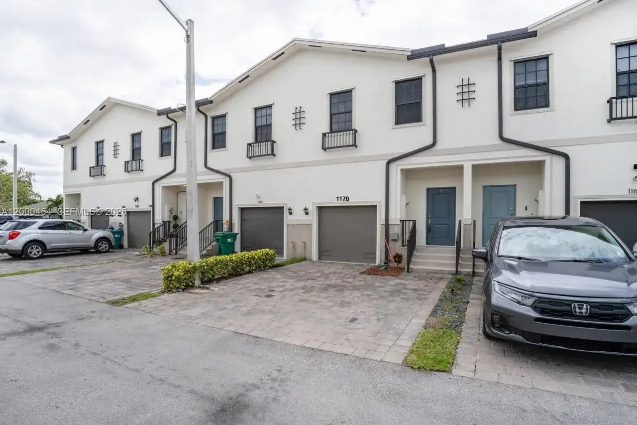 1170 SW 7th Ct, Florida City FL 33034 photo 3