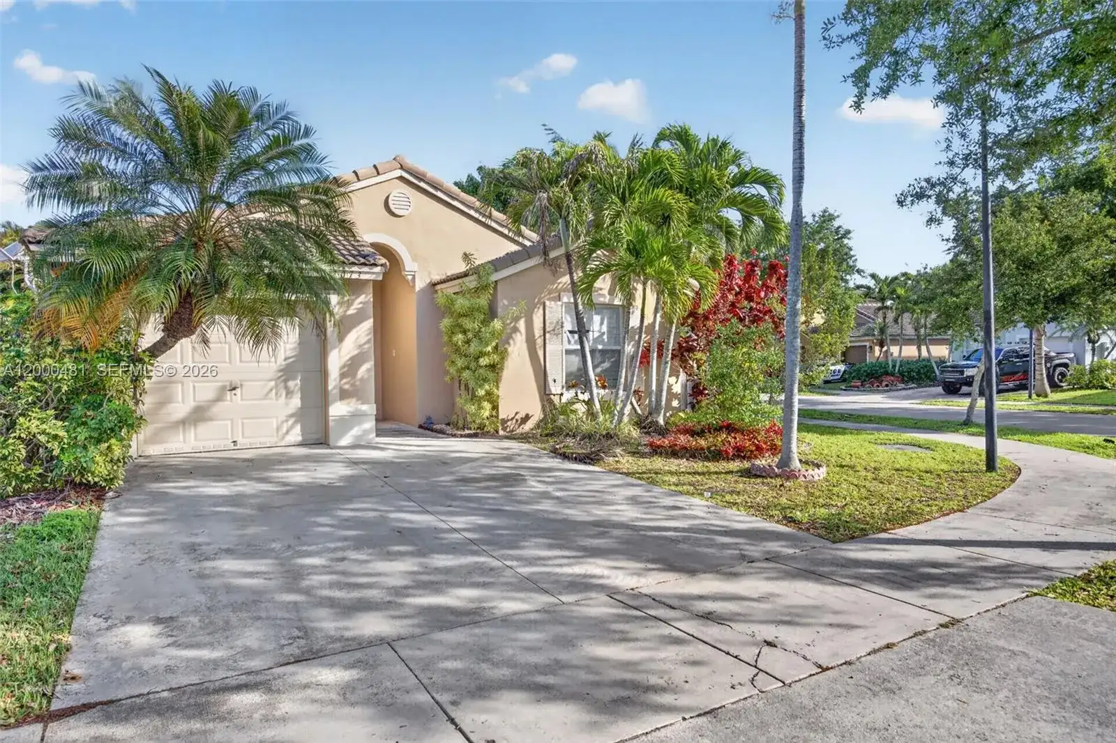 2073 SE 13th St, Homestead FL 33035 photo 2