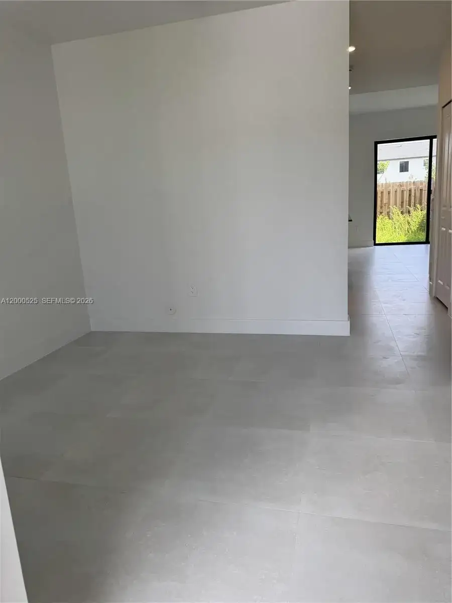 18951 SW 345th Ter, Homestead FL 33034 photo 2
