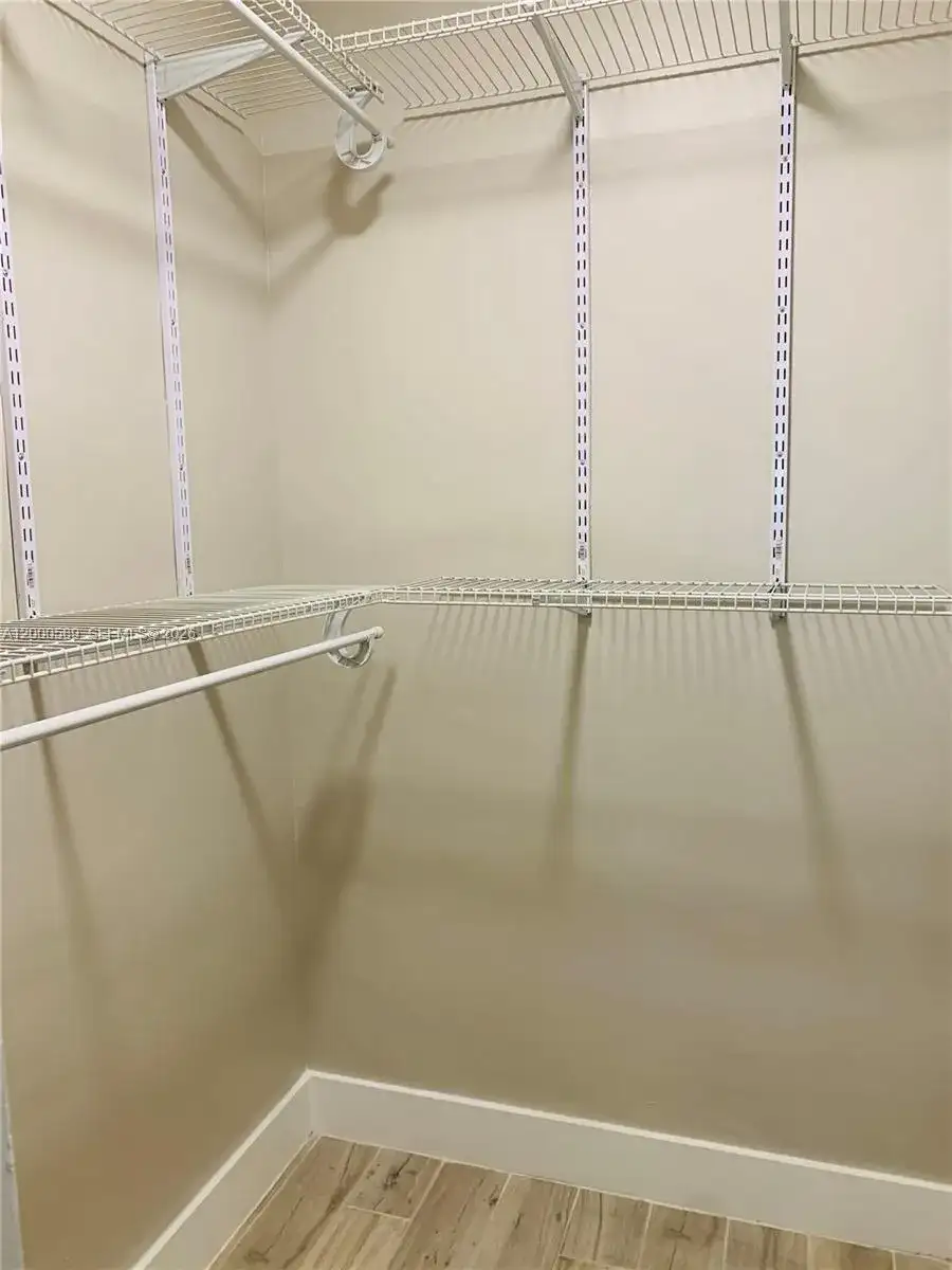 942 Lenox Ave # 05, Miami Beach FL 33139 photo 4