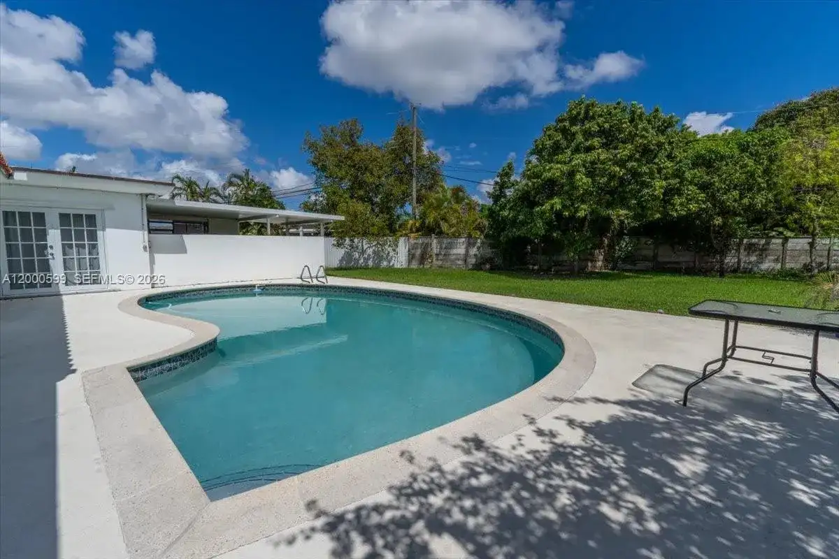 8197 W 14th Ct, Hialeah FL 33014 photo 2