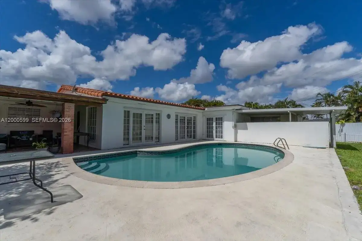 8197 W 14th Ct, Hialeah FL 33014 photo 3