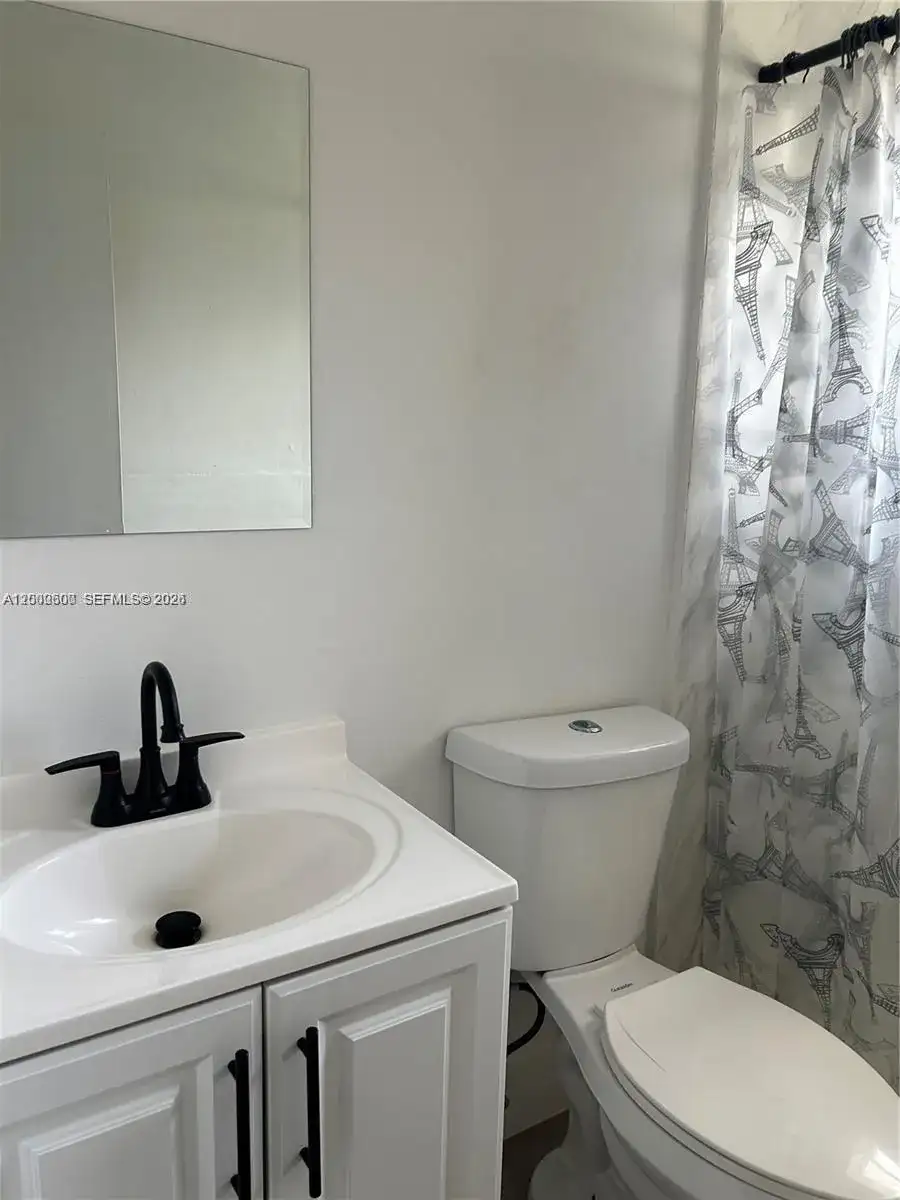 904 SW 10th St, Hallandale Beach FL 33009 photo 5