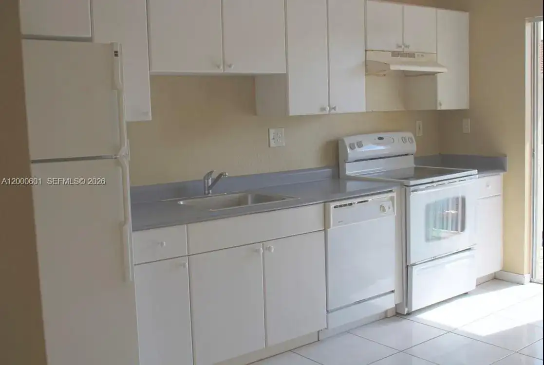 6962 NW 179th St # 6, Hialeah FL 33015 photo 3