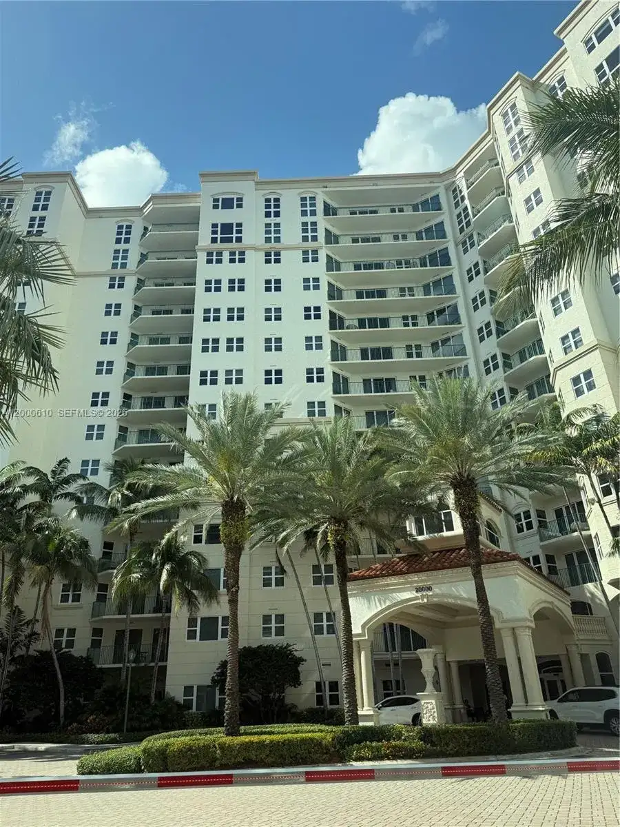 20000 E Country Club Dr, Aventura FL 33180 photo 2
