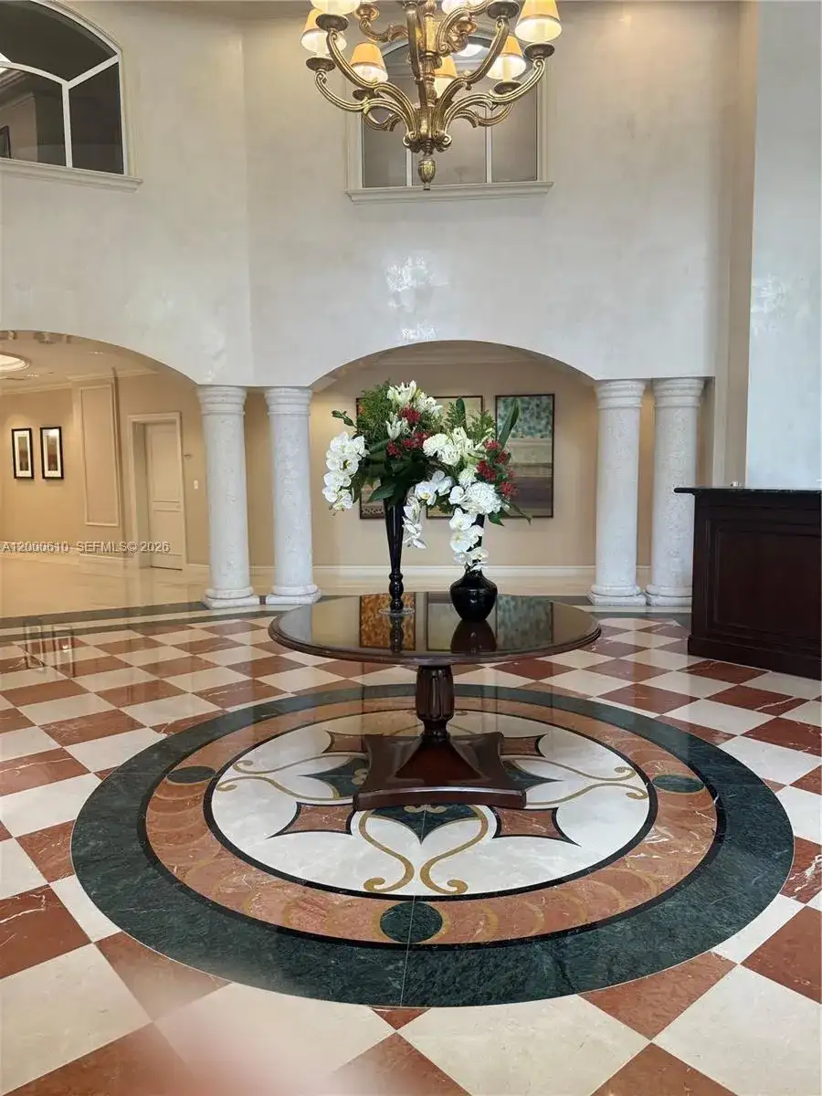 20000 E Country Club Dr, Aventura FL 33180 photo 3