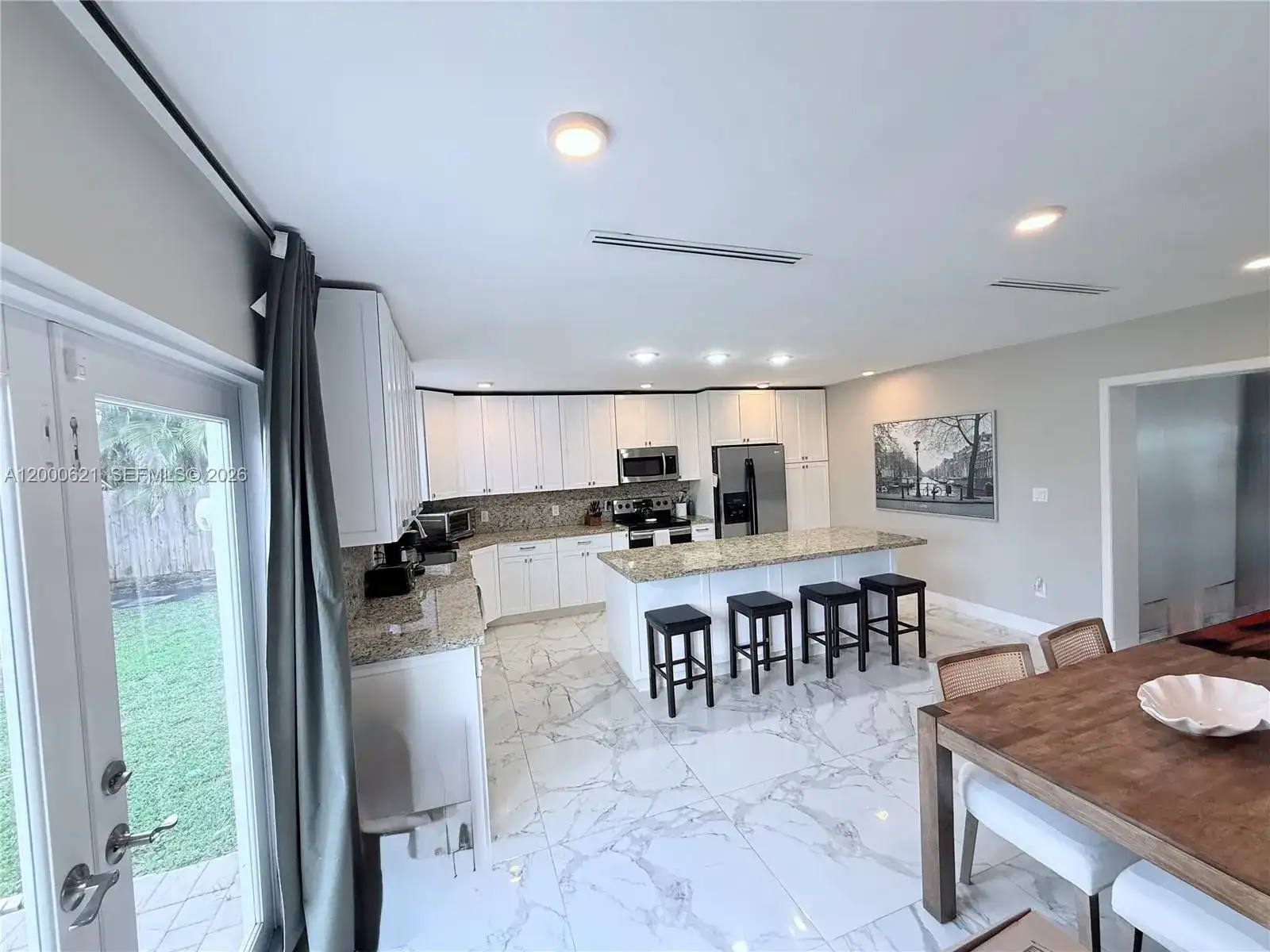 11020 SW 42nd Ter, Miami FL 33165 photo 4