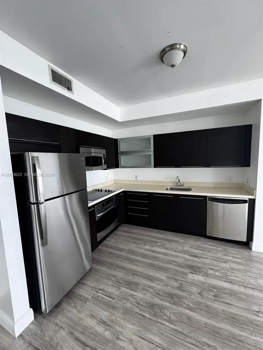 90 SW 3rd St # 1407, Miami FL 33130 photo 2