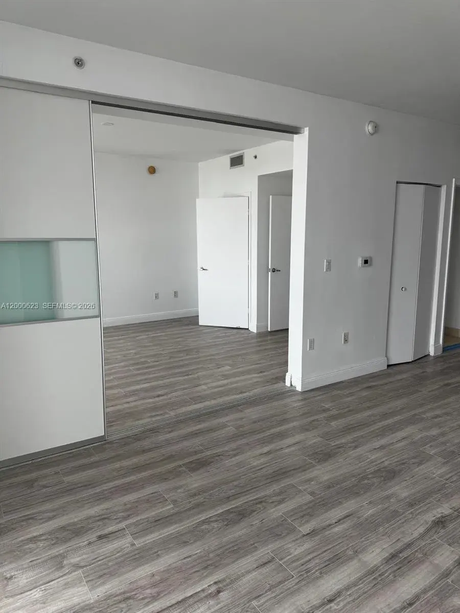 90 SW 3rd St # 1407, Miami FL 33130 photo 3
