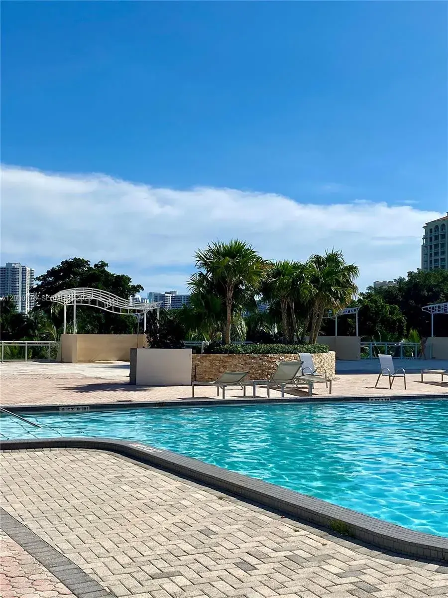 20379 W Country Club Dr # 40, Aventura FL 33180