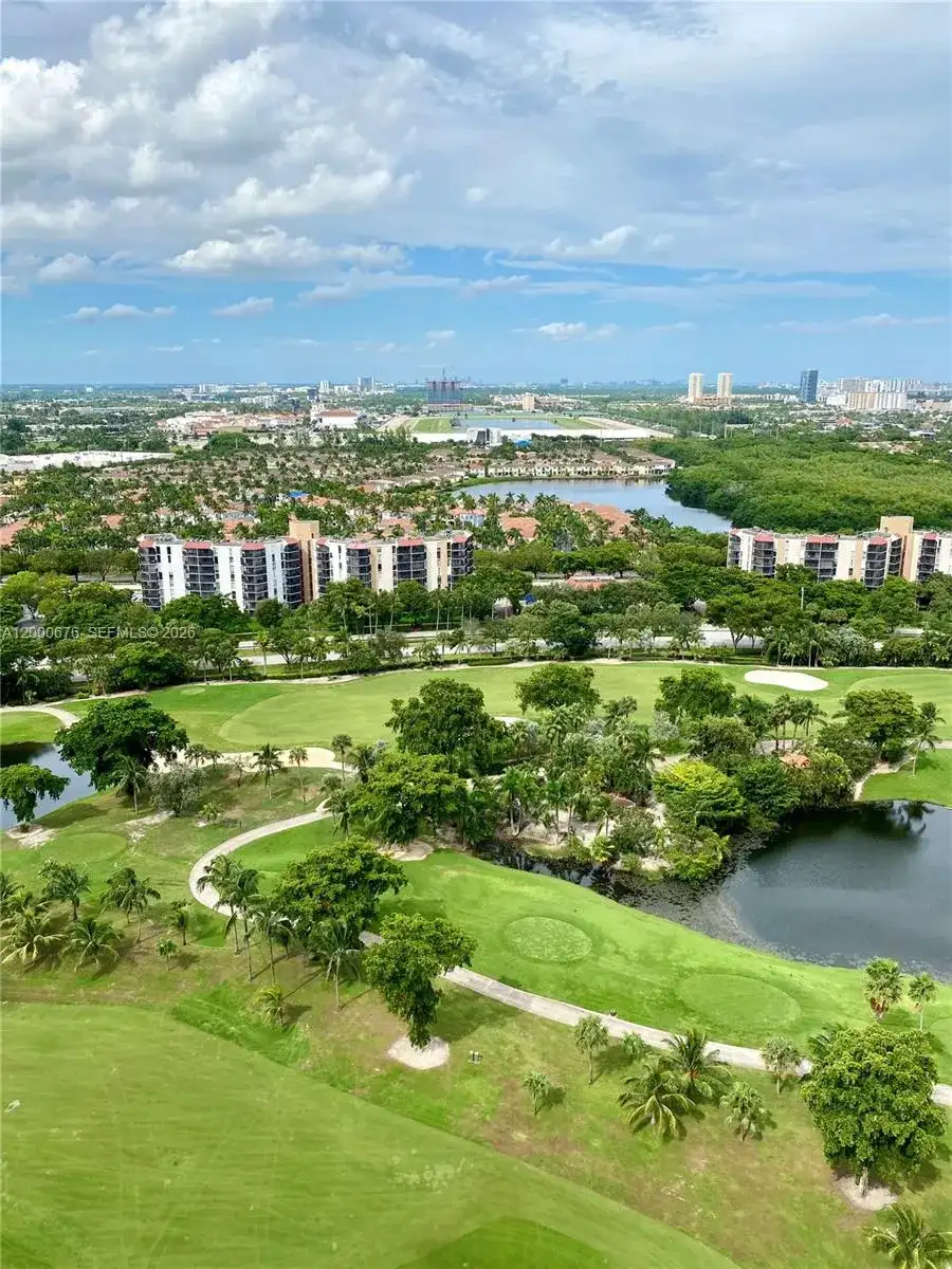 20379 W Country Club Dr # 40, Aventura FL 33180 photo 4