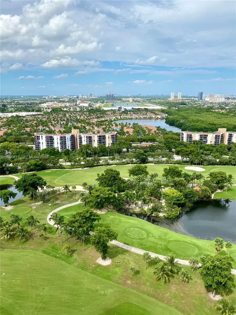 20379 W Country Club Dr # 40, Aventura FL 33180