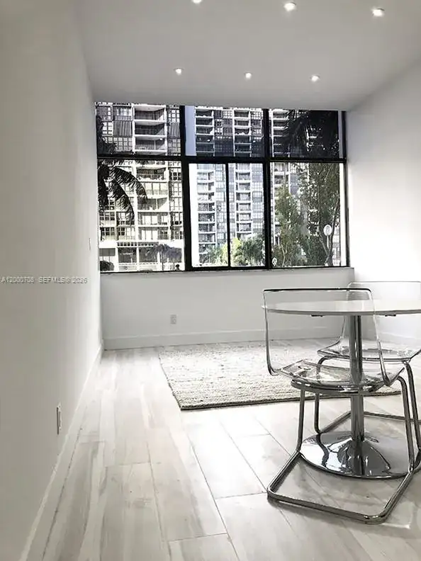 1915 Brickell Ave, Miami FL 33129 photo 4