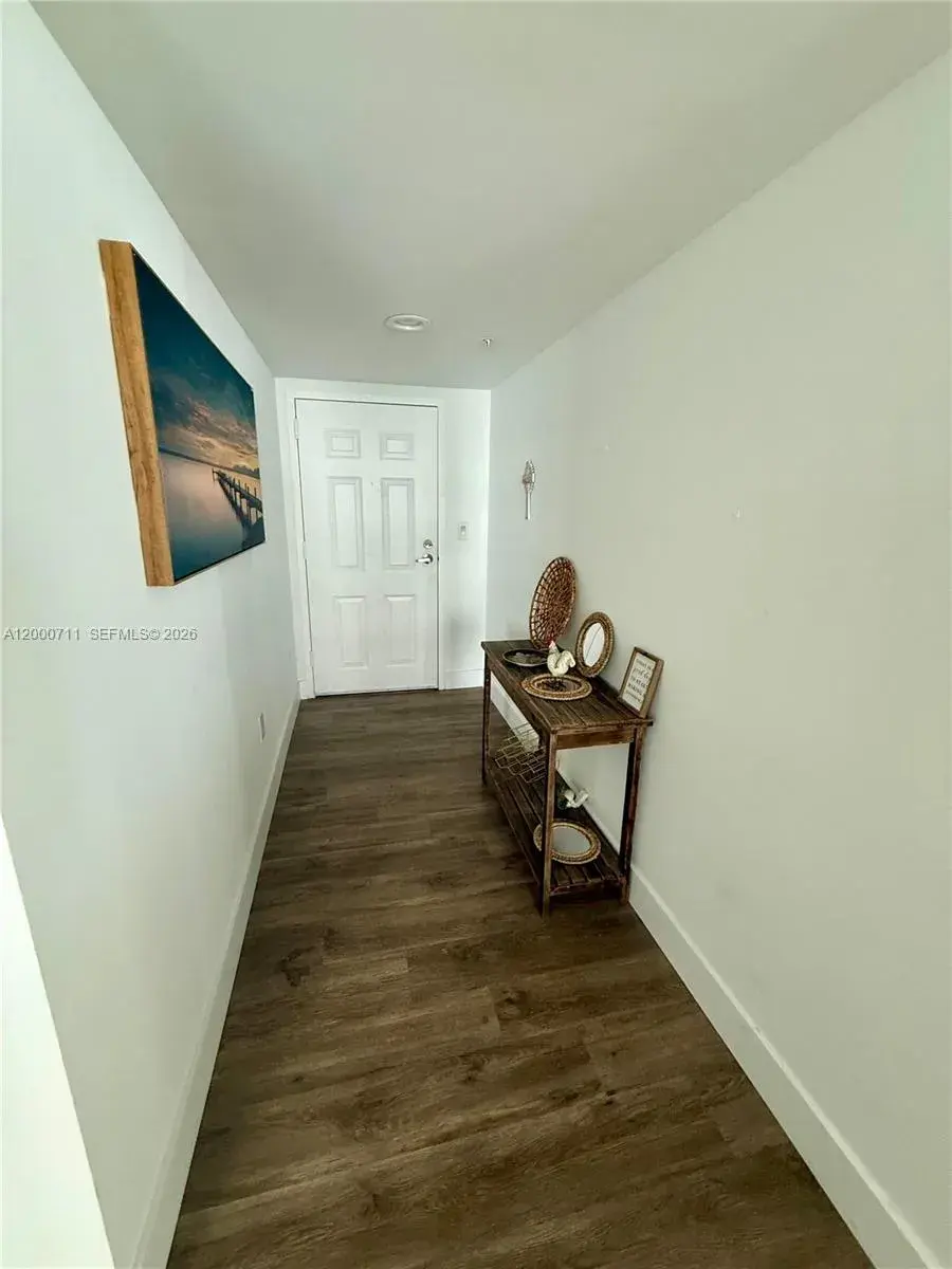 1155 Brickell Bay Dr # 1702, Miami FL 33131