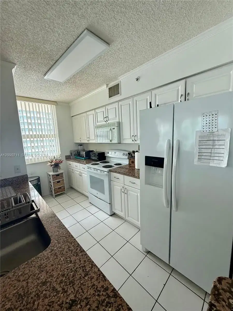 1155 Brickell Bay Dr # 1702, Miami FL 33131 photo 4