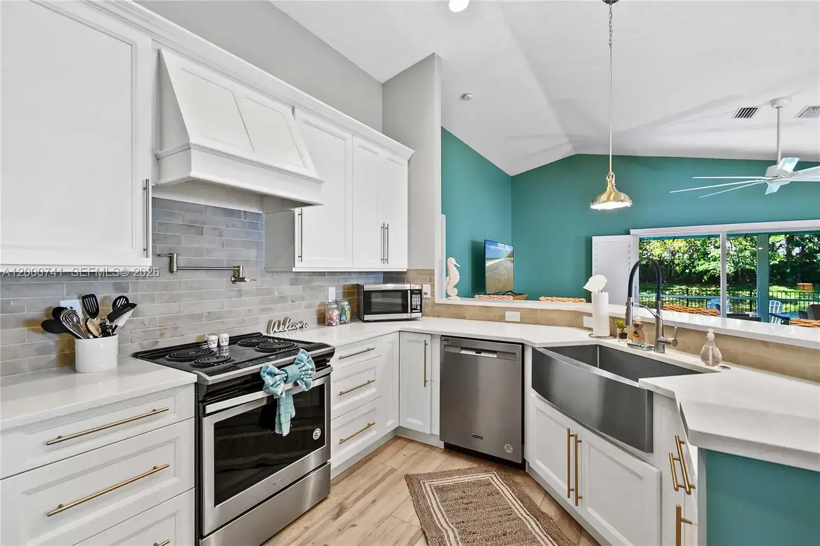 104 Old Jupiter Beach Road, Jupiter FL 33477 photo 3