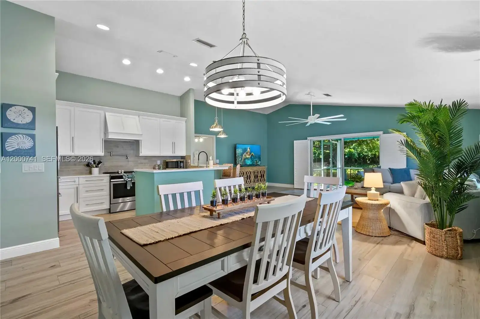 104 Old Jupiter Beach Road, Jupiter FL 33477 photo 4