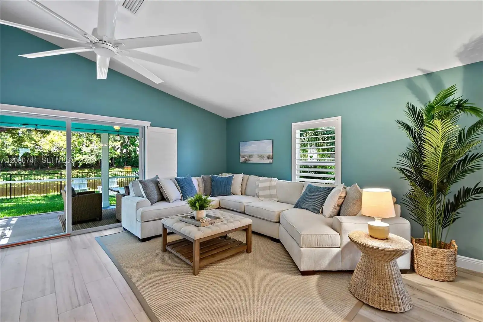 104 Old Jupiter Beach Road, Jupiter FL 33477 photo 5