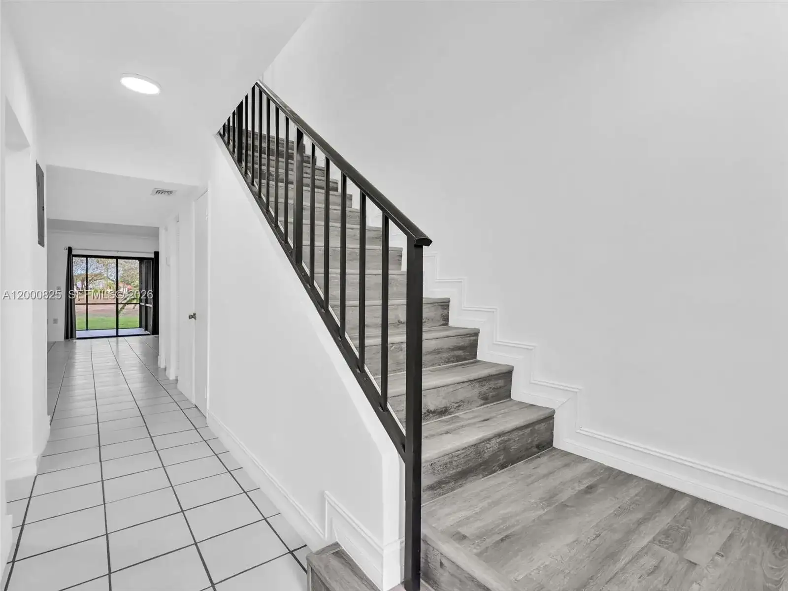 19174 Bobolink Dr, Hialeah FL 33015 photo 5
