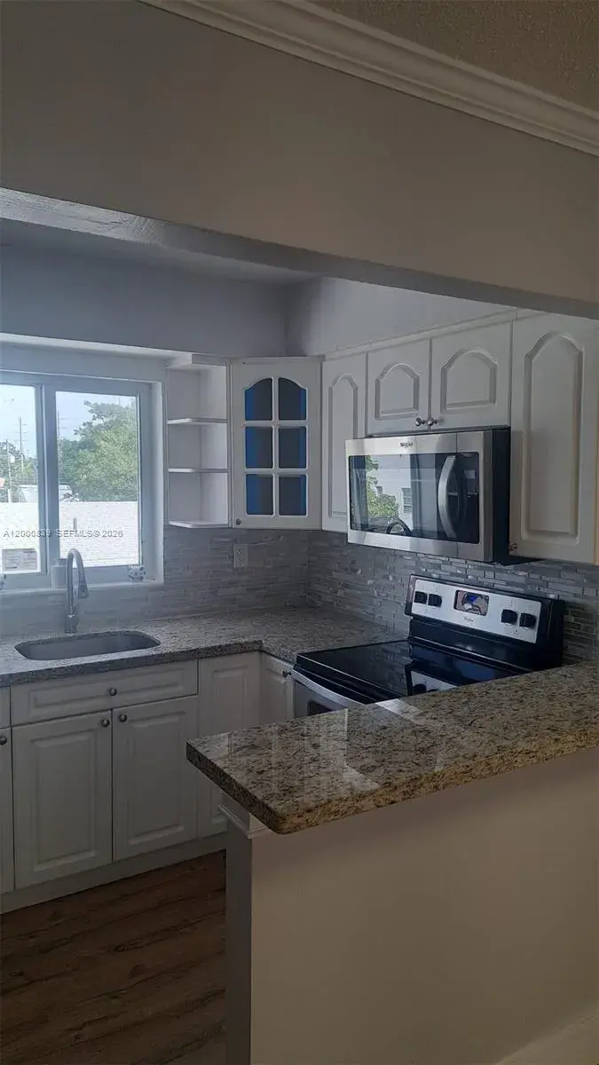 2415 Lincoln St # 307, Hollywood FL 33020