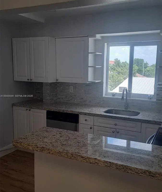 2415 Lincoln St # 307, Hollywood FL 33020