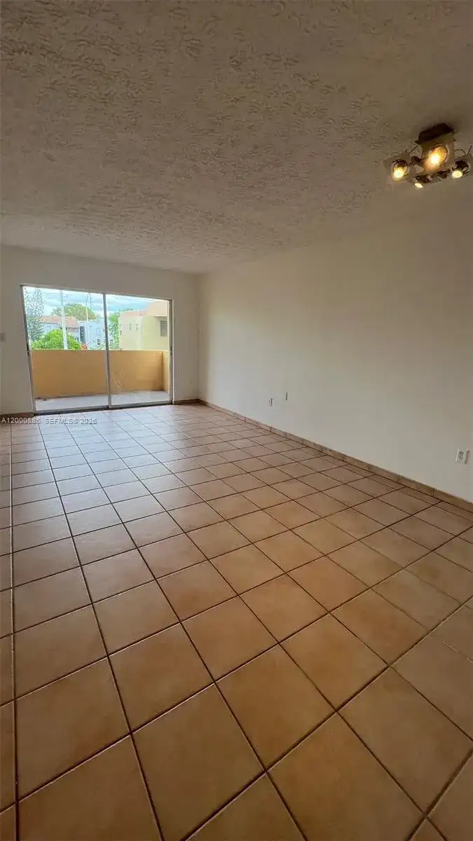6070 W 18th Ave # 323, Hialeah FL 33012 photo 2