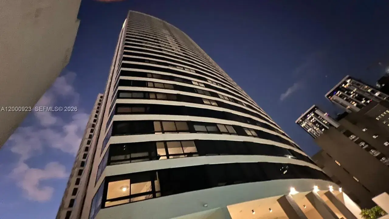 2 bedroom 2 bath Residential for sale at 225 N Miami Ave # 212, Miami FL 33128