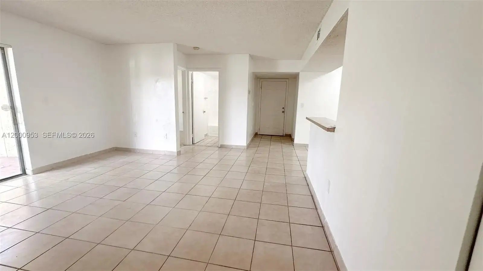 9491 S Palm Cir S # 103, Pembroke Pines FL 33025 photo 5