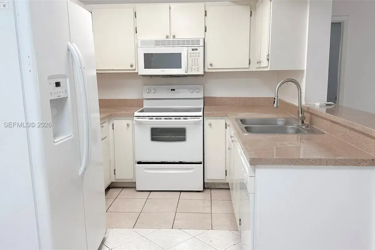 9491 S Palm Cir S # 103, Pembroke Pines FL 33025