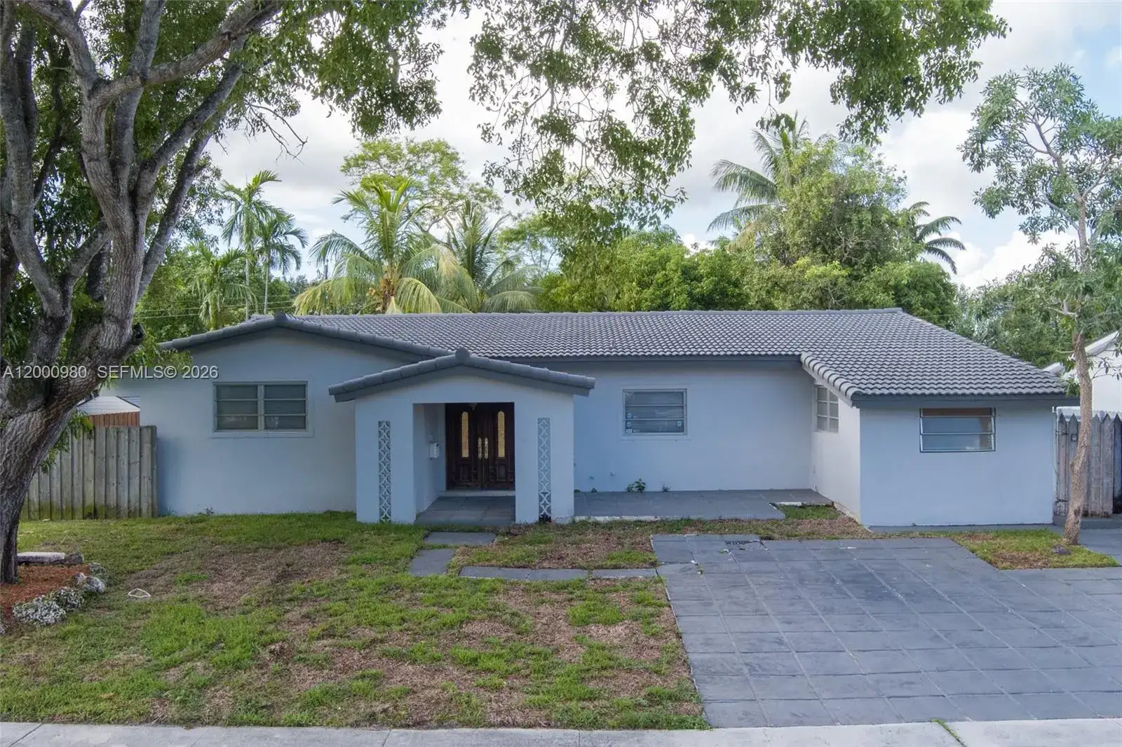 840 NE 182nd Ter, North Miami Beach FL 33162 photo 2