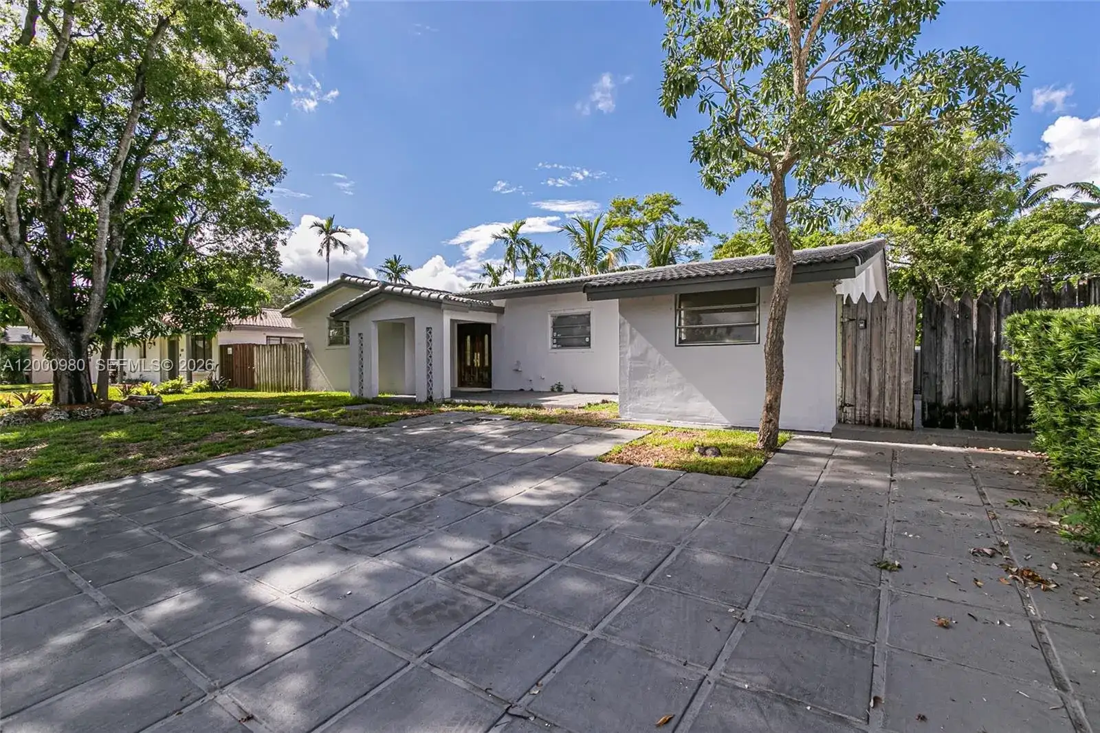 840 NE 182nd Ter, North Miami Beach FL 33162 photo 3