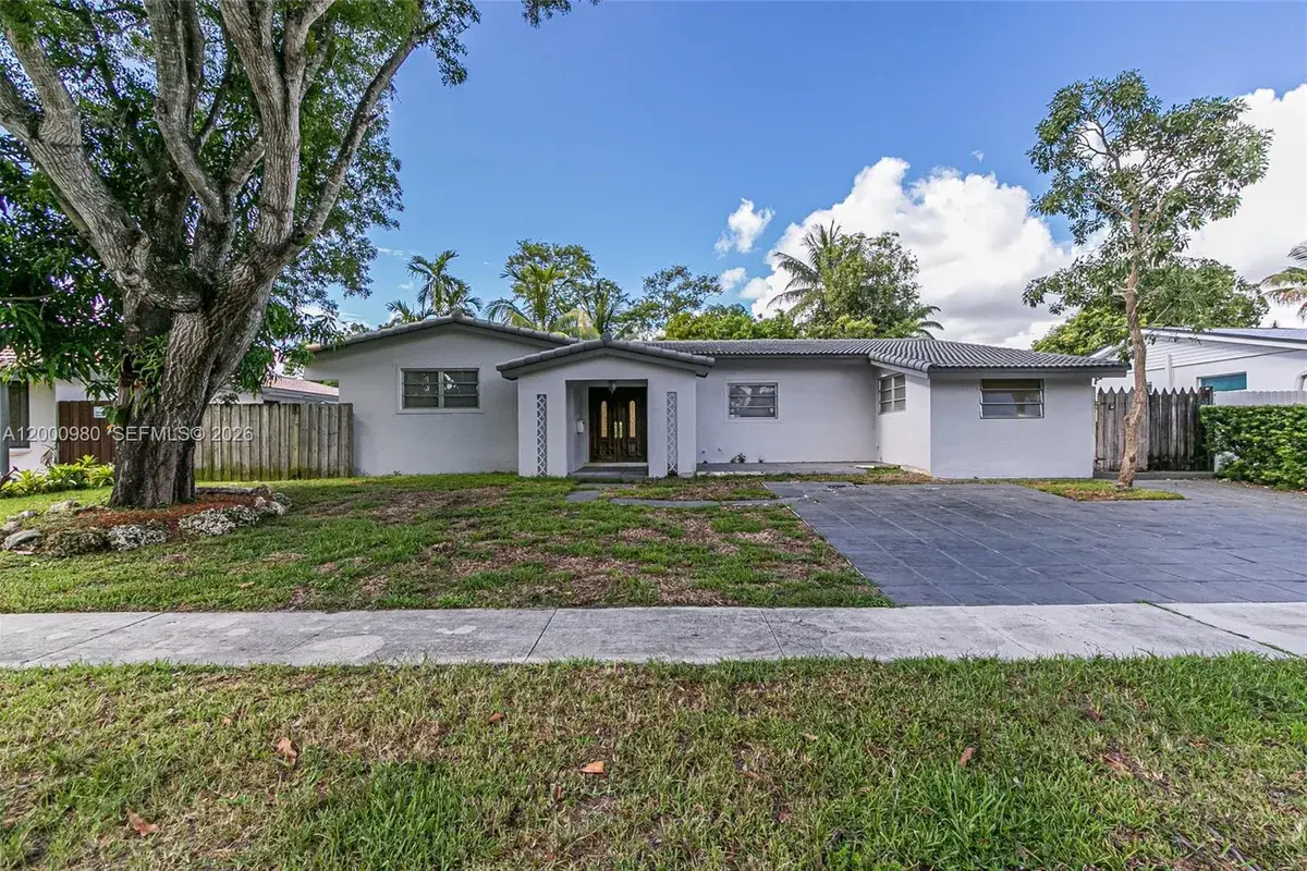 840 NE 182nd Ter, North Miami Beach FL 33162