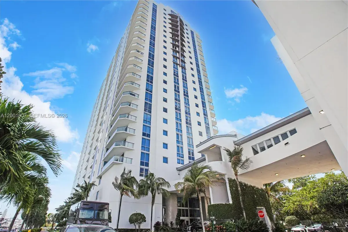 17111 Biscayne Blvd # 2008, North Miami Beach FL 33160