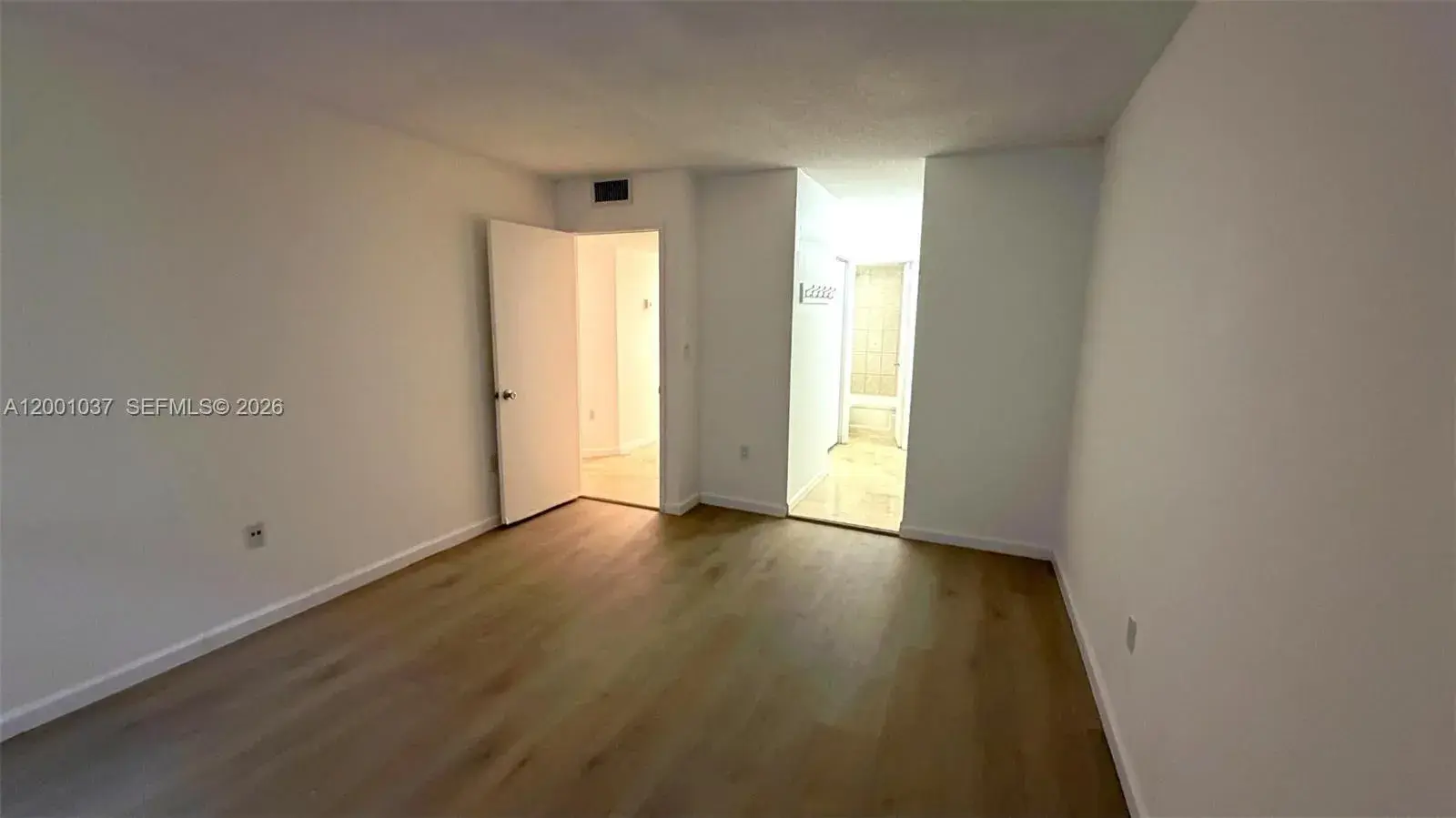 2750 NE 183rd St # 106, Aventura FL 33160