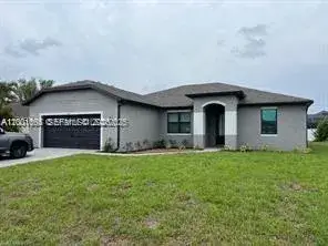209 SE 26TH TER, Cape Coral FL 33904-2766