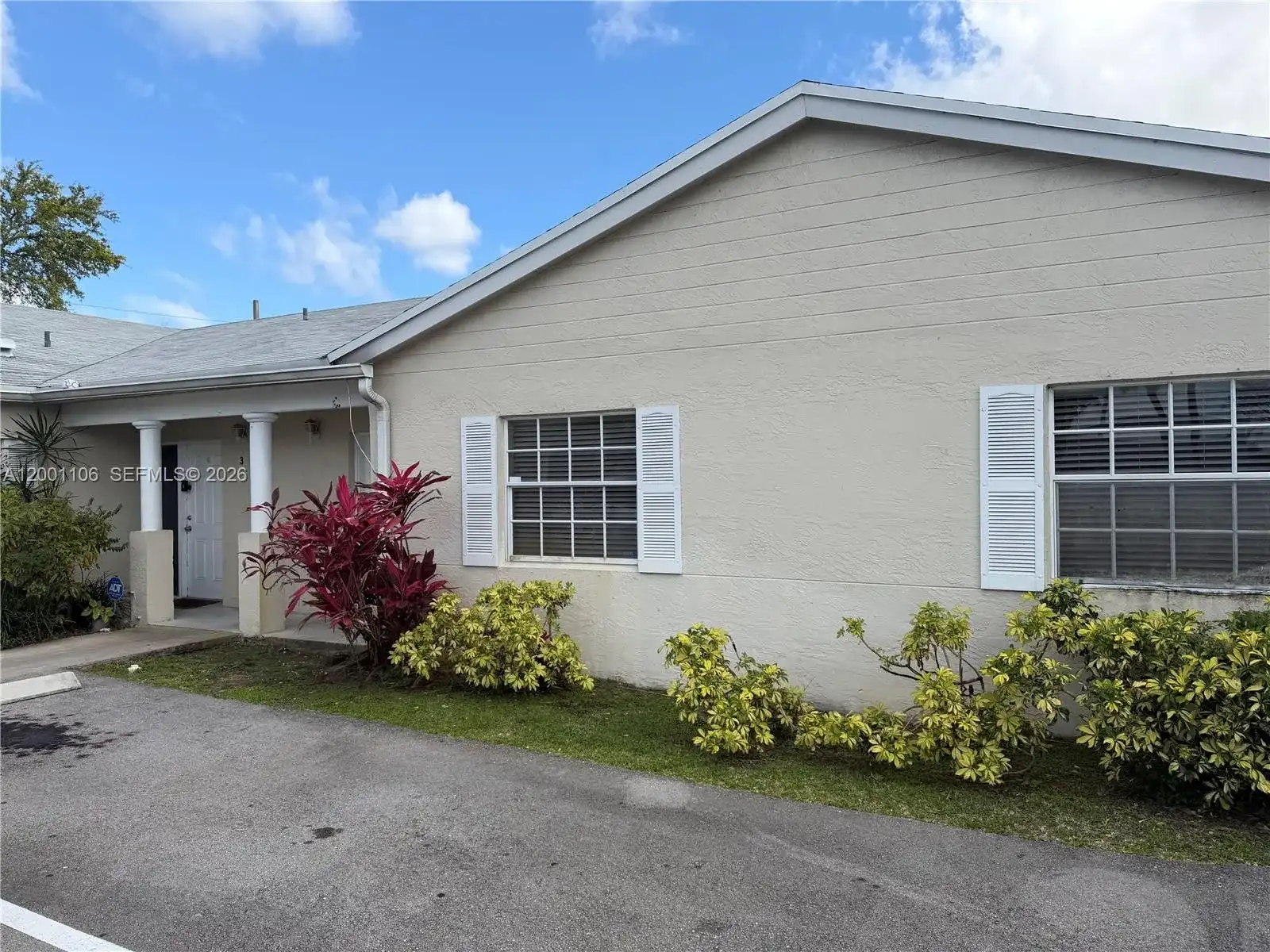 960 NE 214th Ln # 04, Miami FL 33179
