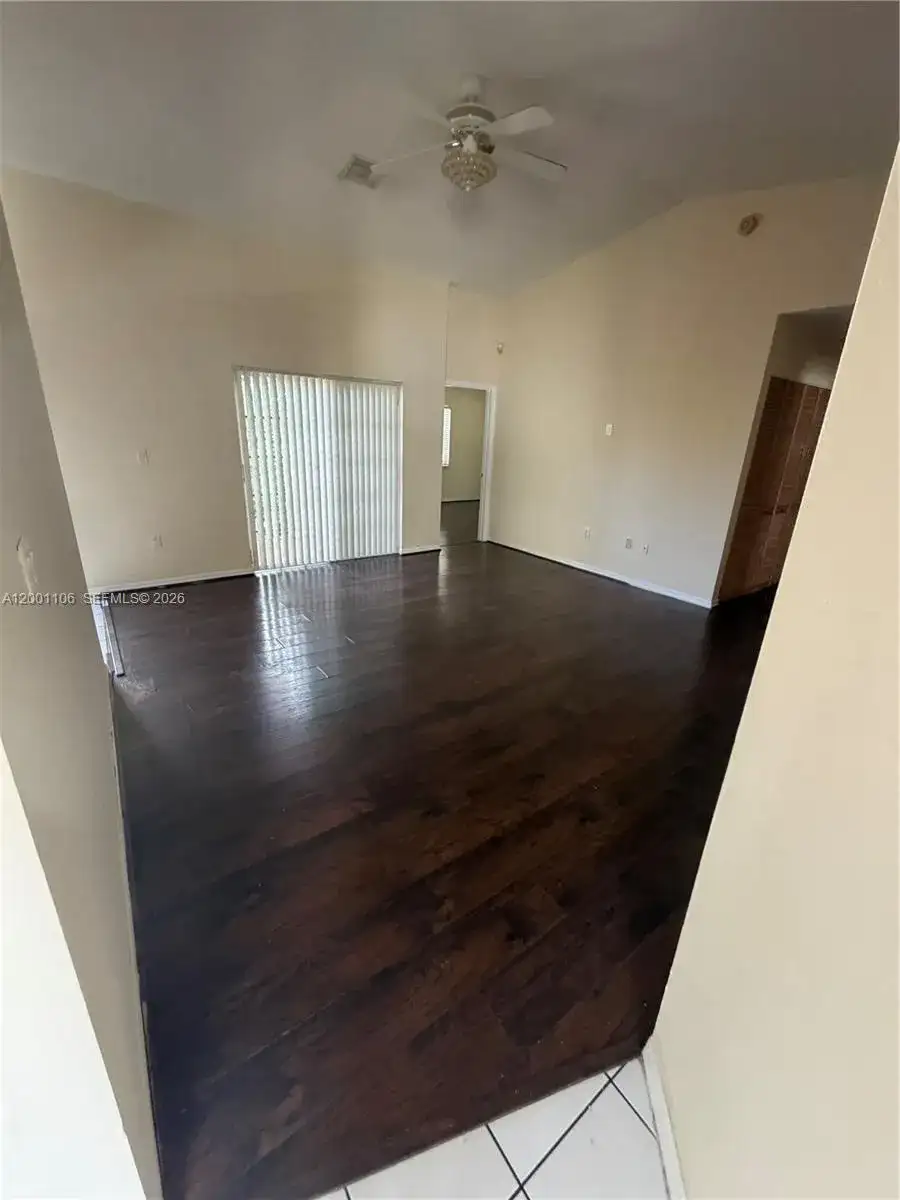 960 NE 214th Ln # 04, Miami FL 33179 photo 3