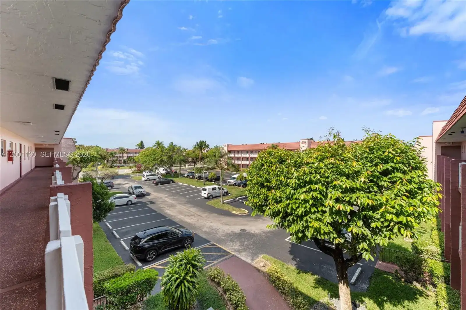 9401 Sunrise Lakes Blvd # 307, Sunrise FL 33322 photo 4
