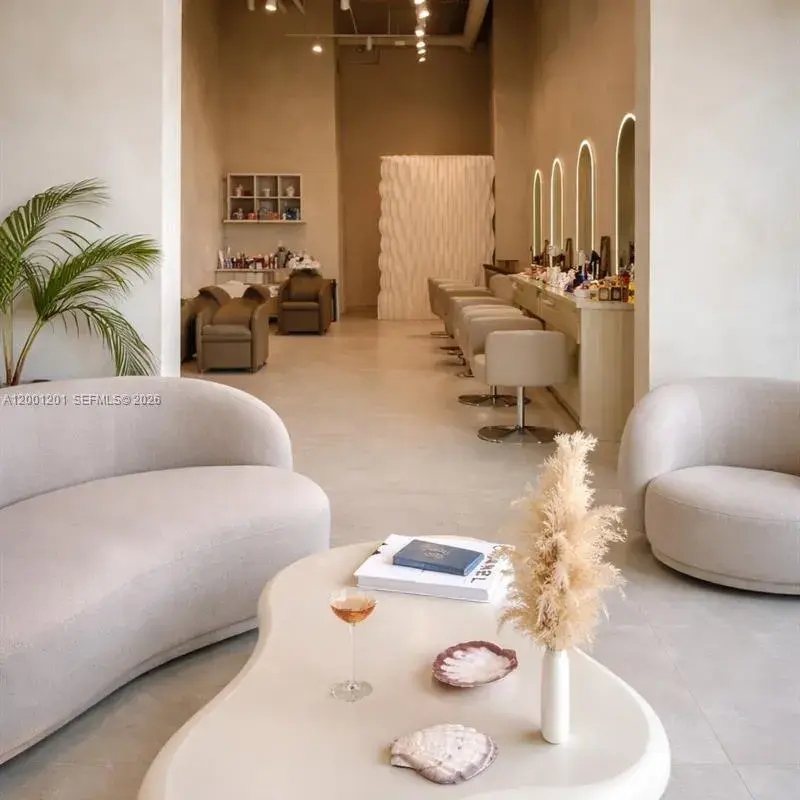 2820 NE 214th St, Aventura FL 33180