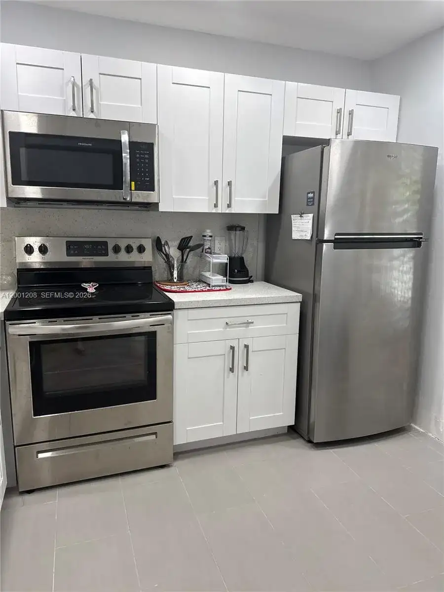 1102 Bahama Bnd # D2, Coconut Creek FL 33066 photo 2