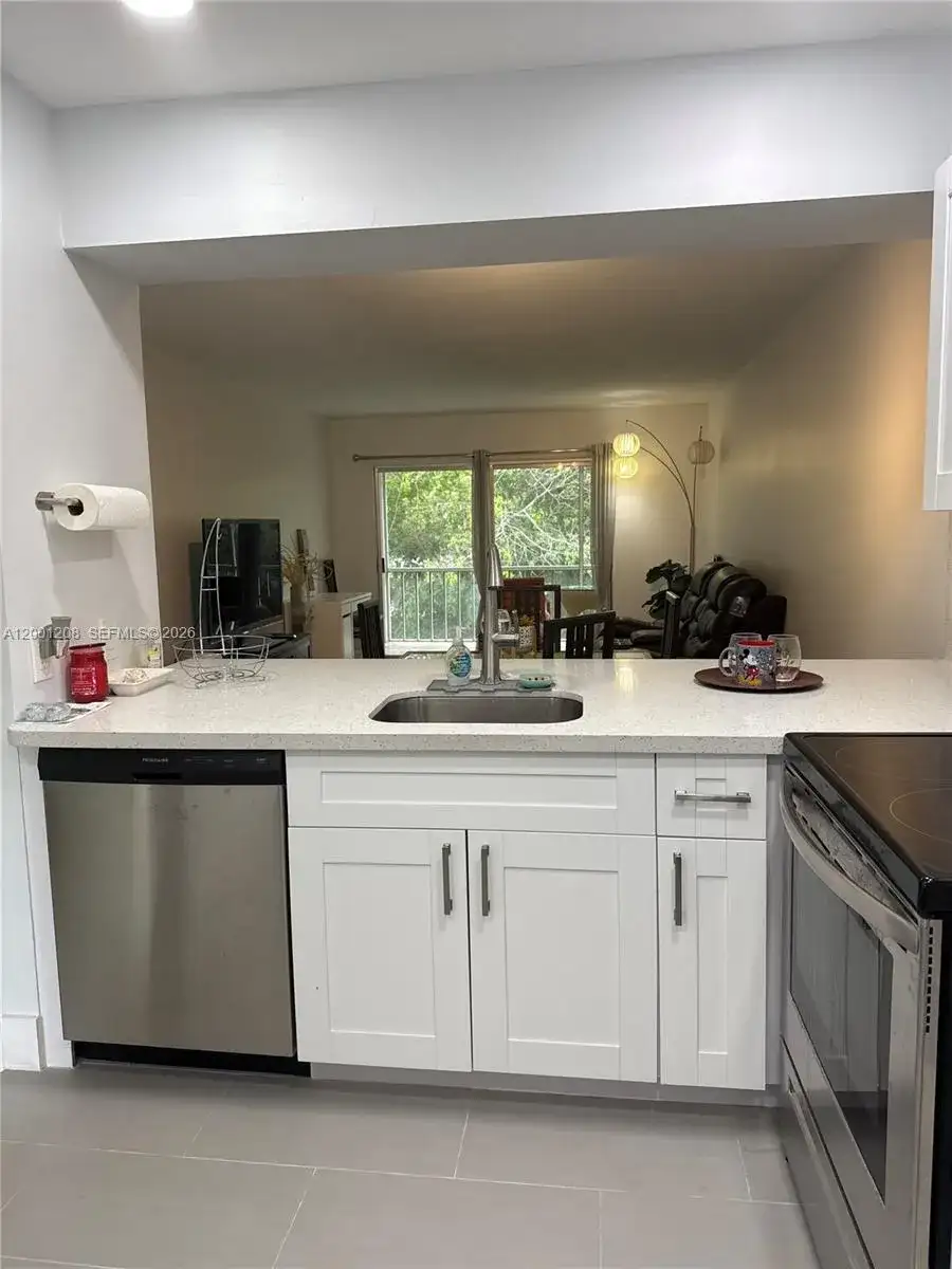1102 Bahama Bnd # D2, Coconut Creek FL 33066 photo 3