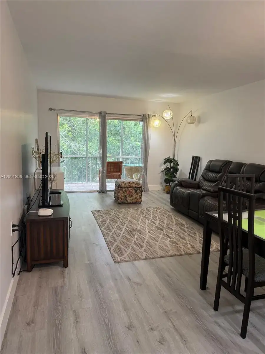 1102 Bahama Bnd # D2, Coconut Creek FL 33066 photo 4