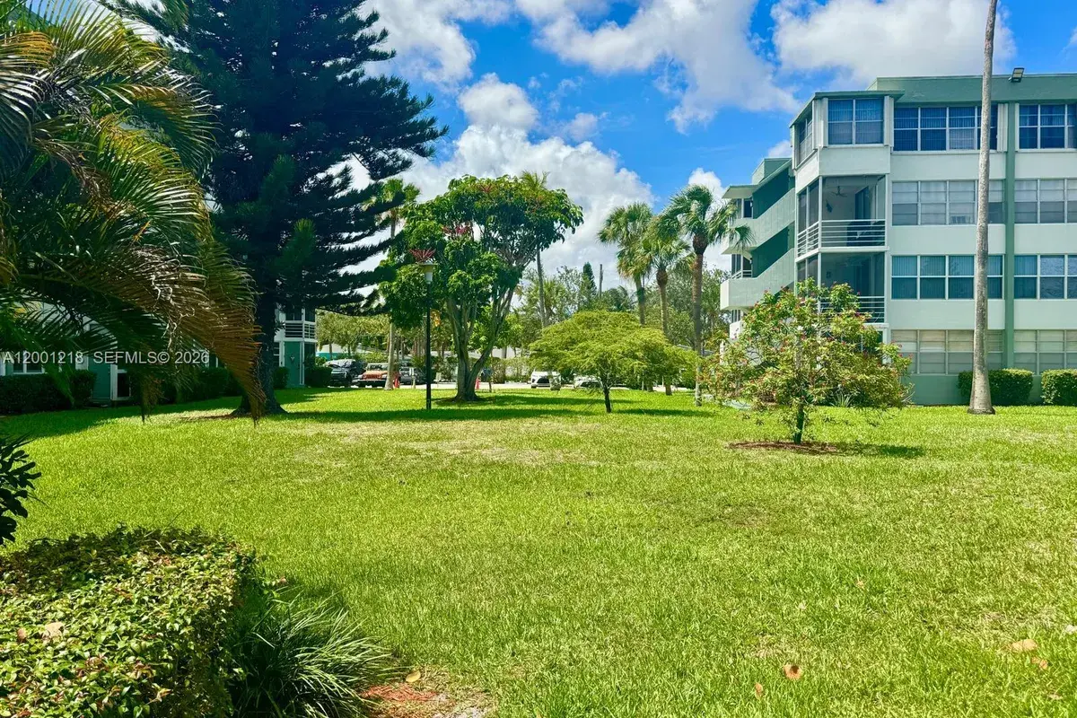 2741 Taft St # 404, Hollywood FL 33020