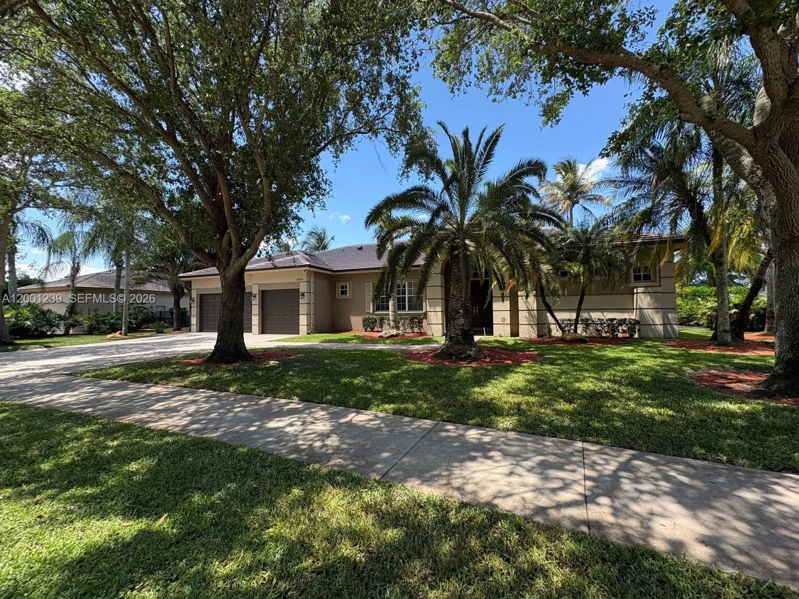13805 SW 41st St, Davie FL 33330