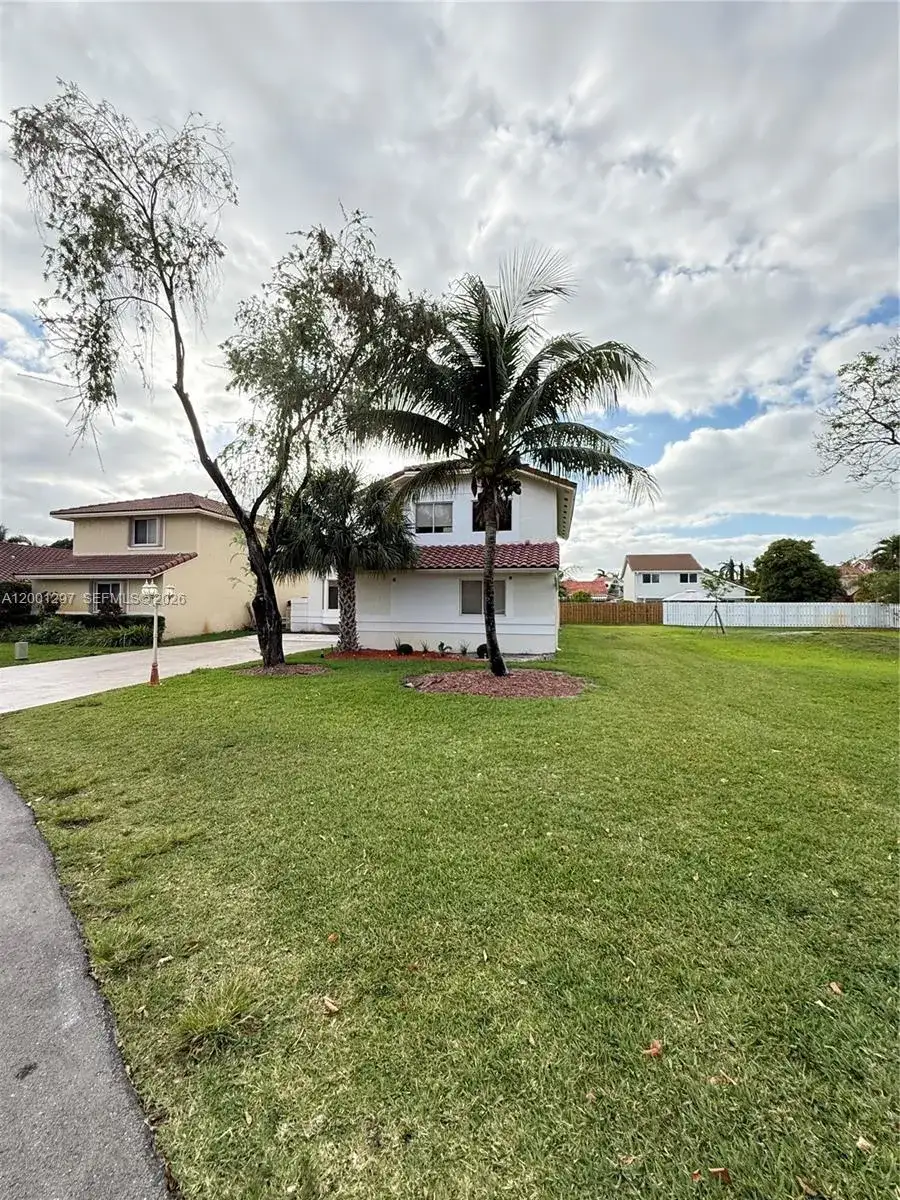18318 NW 61st Ct, Hialeah FL 33015 photo 3