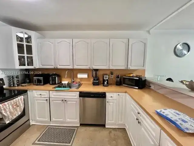 7830 Dickens Ave # 203, Miami Beach FL 33141 photo 3