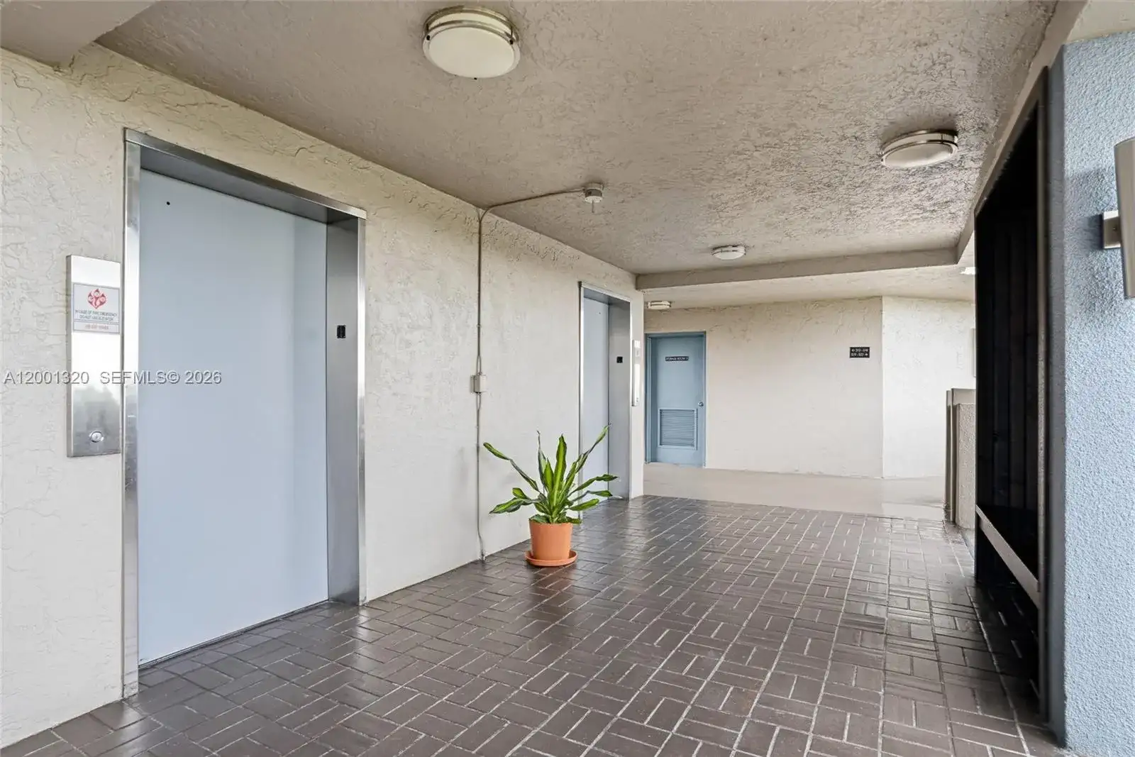 1001 Colony Point Cir # 503, Pembroke Pines FL 33026 photo 3