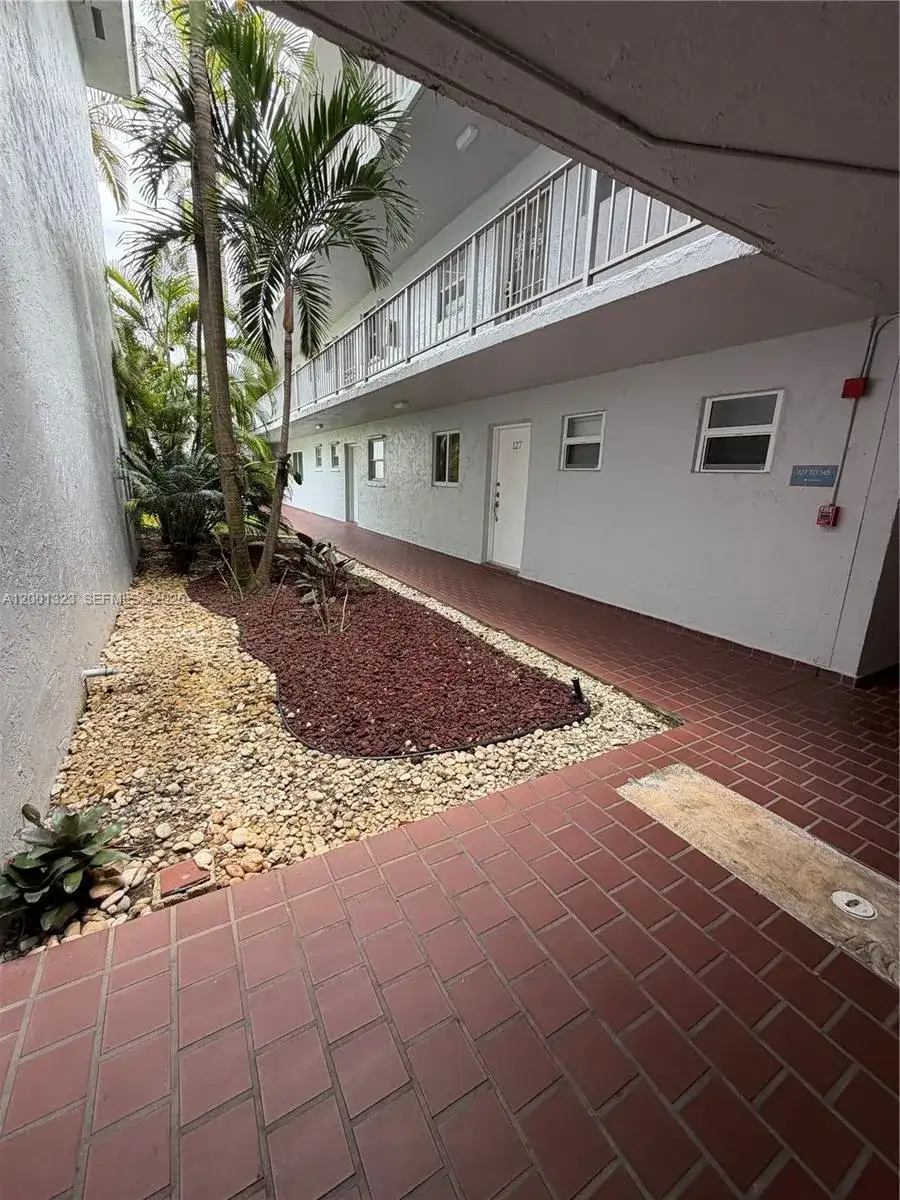 100 Edgewater Dr # 127, Coral Gables FL 33133 photo 3