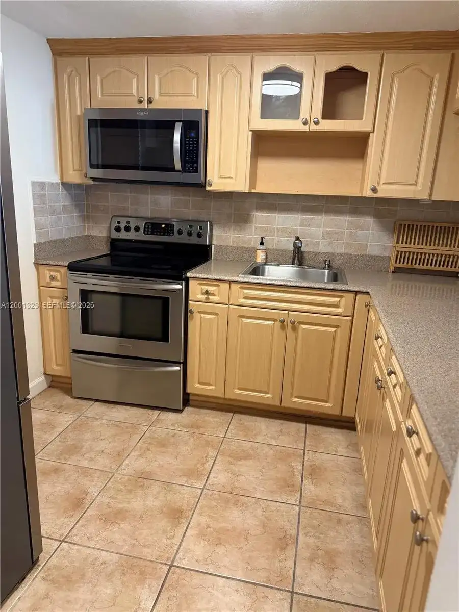 100 Edgewater Dr # 127, Coral Gables FL 33133 photo 5