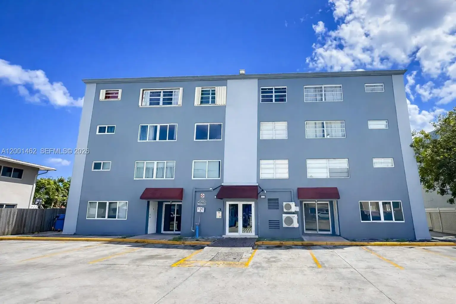 1060 Crystal Lake Dr # 401, Deerfield Beach FL 33064